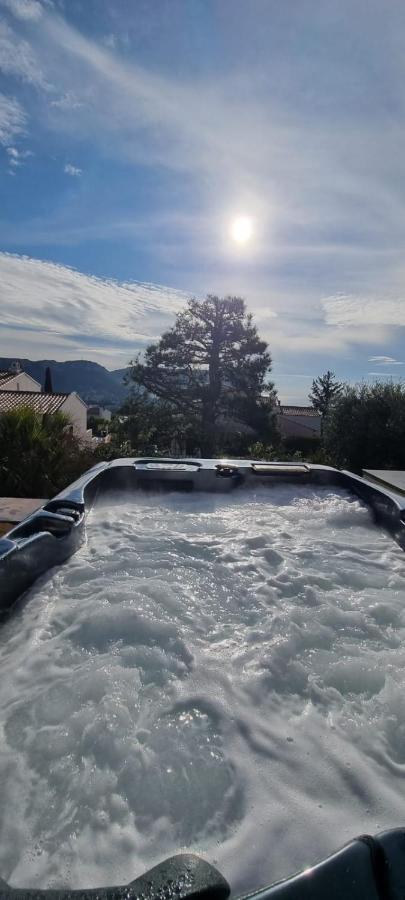 Studio Port Pin Vue Mer, Jacuzzi, Hammam, Parking Prives Cassis Luaran gambar