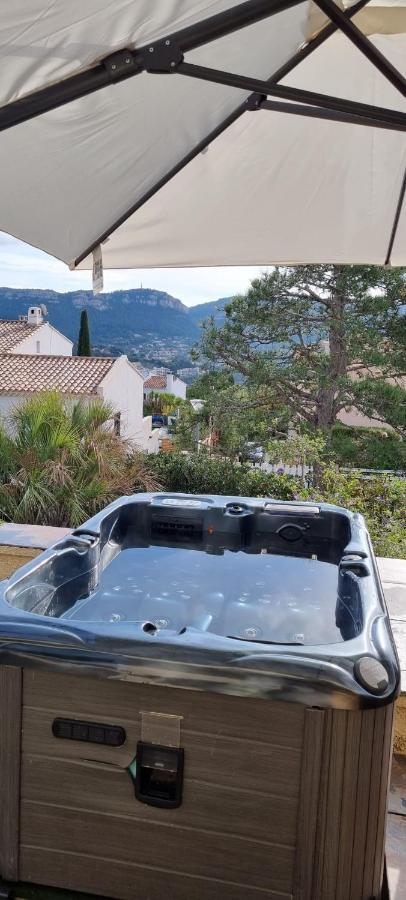Studio Port Pin Vue Mer, Jacuzzi, Hammam, Parking Prives Cassis Luaran gambar