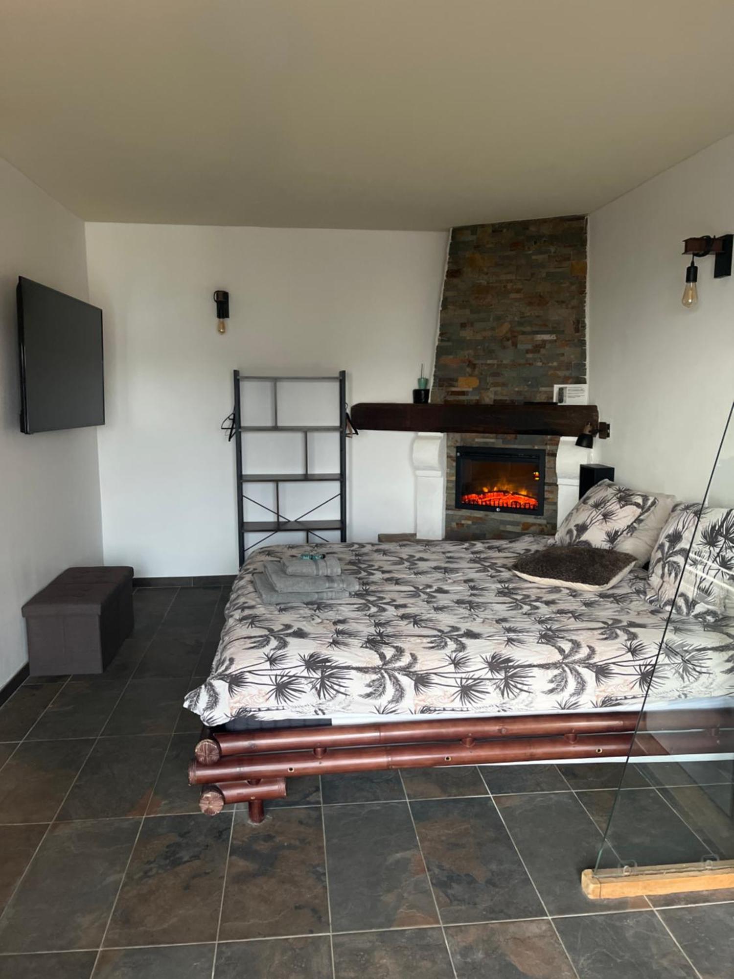 Studio Port Pin Vue Mer, Jacuzzi, Hammam, Parking Prives Cassis Luaran gambar